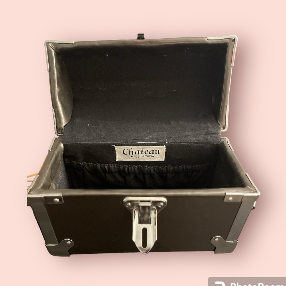 Chateau box purse👜😍